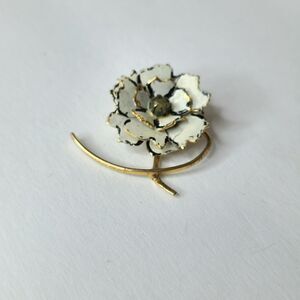 Vintage 12kt gold enamel flower brooch